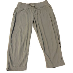 LULULEMON dance studio cropped pants